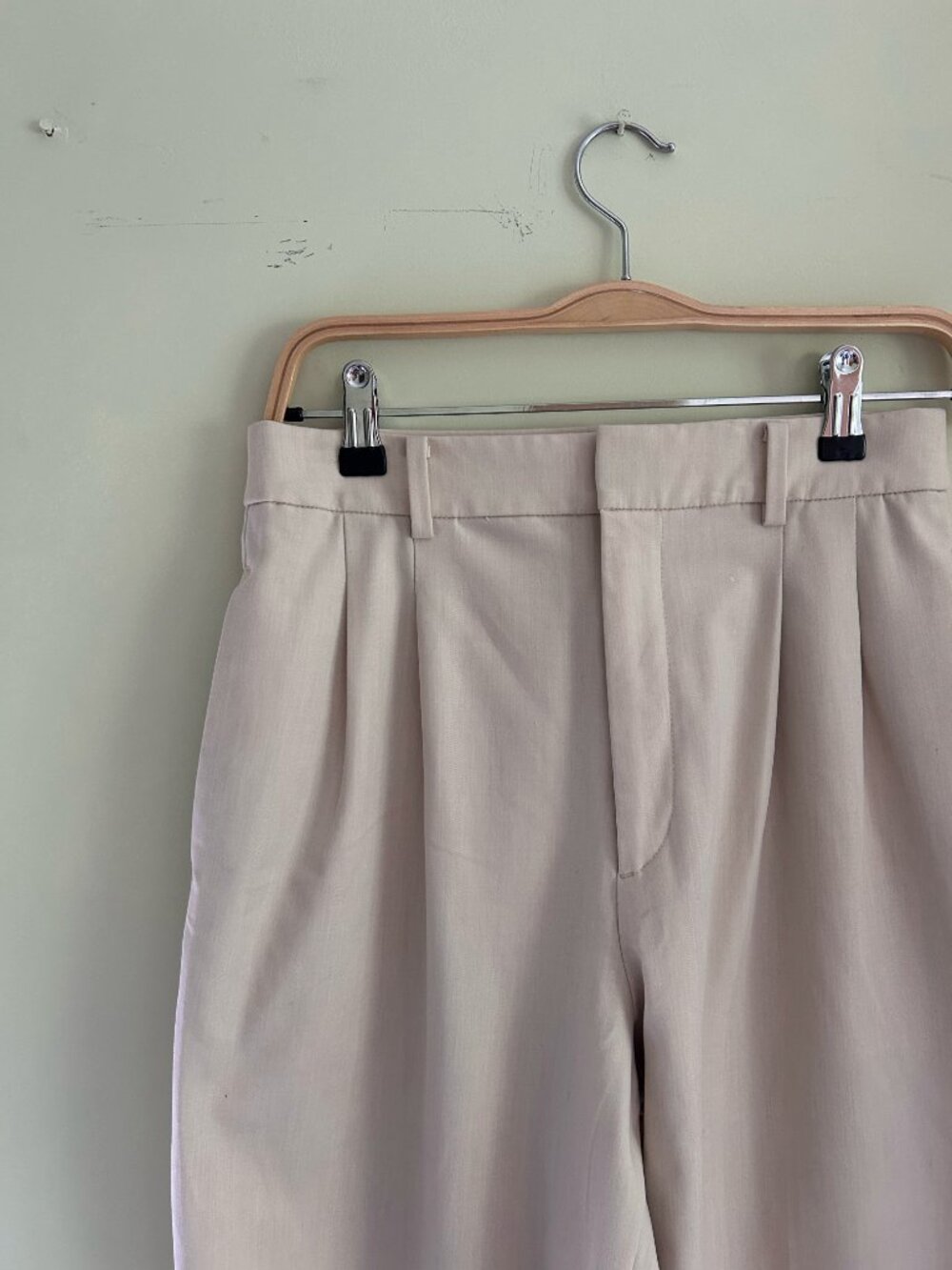 Uniqlo Cream Pleated Slacks, Size S